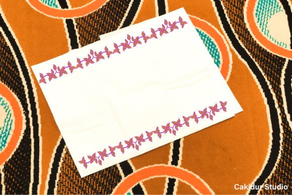 Pinky Flowers Border Review